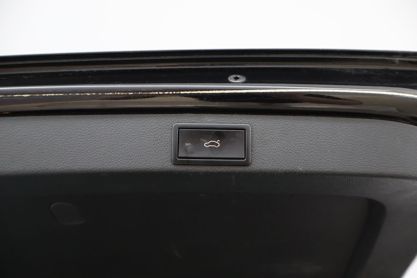 Skoda Octavia 2015 Combi 1,6 TDI 105 Elegance DSG Autom. - Suomiauto / Webasto / Panorama / Canton Premium Audio / Vetokoukku / KeylessGo / Huippuvarusteet / Jakopää tehty!