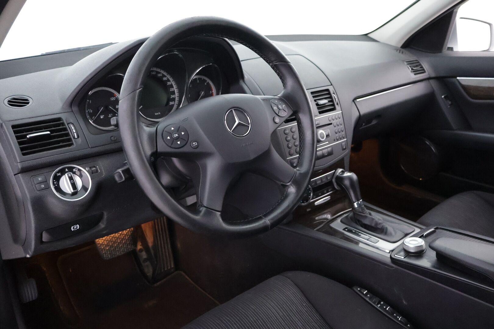 Mercedes-Benz C 2010 220 CDI Farmari (AC) 4ov 2143cm3 A - YritysOutlet - Myydään vain yrityksille - Ilmastointi | Vetokoukku | Ortopedi-penkit | Vakkari | Ikäisekseen siisti!!
