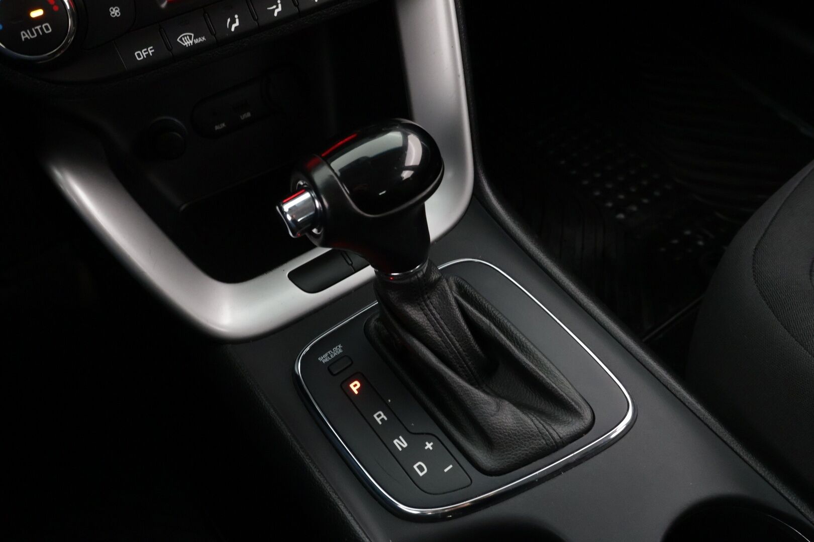 Kia cee'd 2015 1,6 EX SW DCT A/T - HULLUT AVAJAISHULINAT KORKOTARJOUS 3,29 %