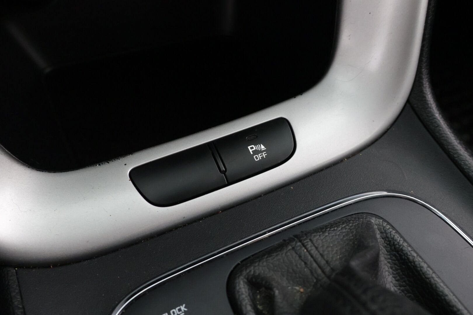 Kia cee'd 2015 1,6 EX SW DCT A/T - | Monitoimiratti vaihteilla | Merkkiliikkeen huoltohistoria | Vetokoukku