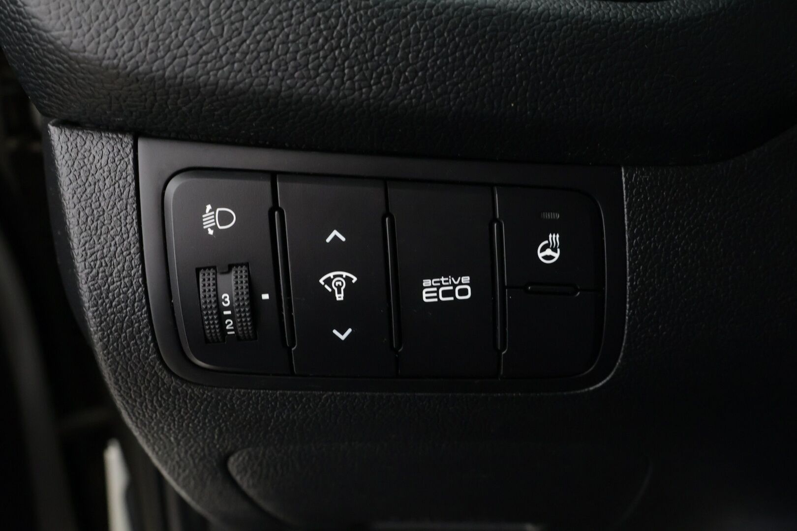 Kia cee'd 2015 1,6 EX SW DCT A/T - | Monitoimiratti vaihteilla | Merkkiliikkeen huoltohistoria | Vetokoukku