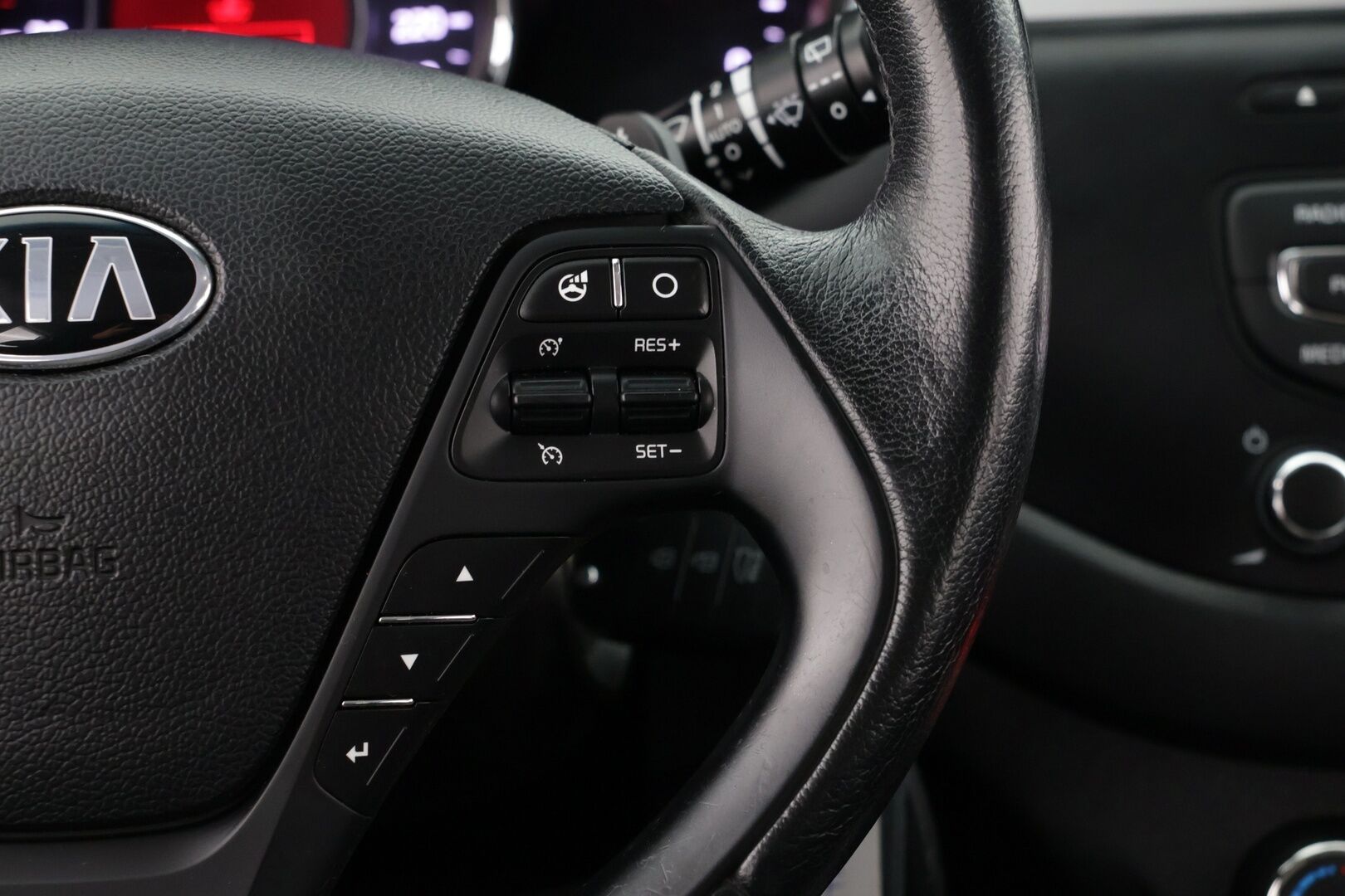 Kia cee'd 2015 1,6 EX SW DCT A/T - | Monitoimiratti vaihteilla | Merkkiliikkeen huoltohistoria | Vetokoukku