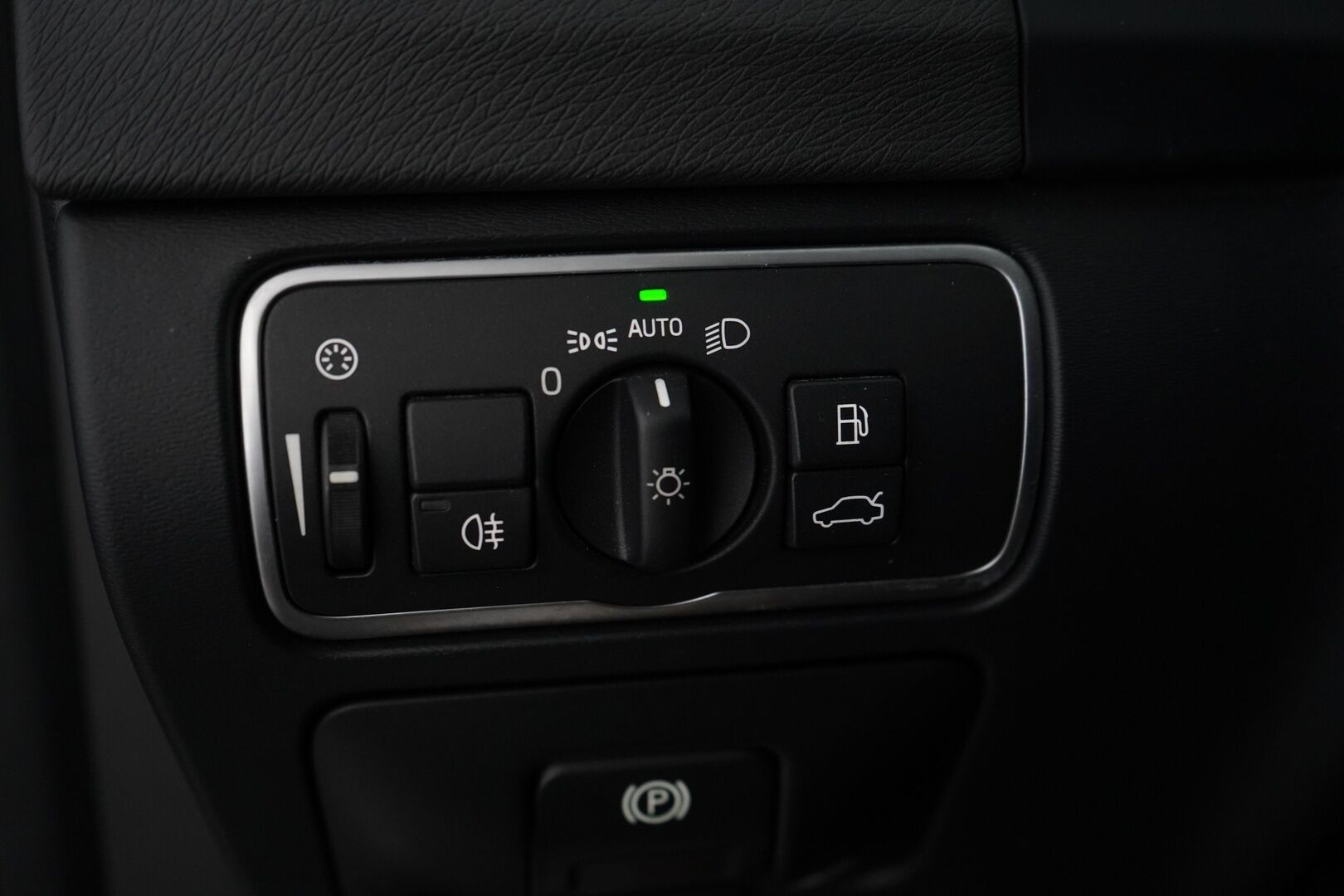 Volvo V60 2015 D4 Ocean Race Business aut *Acc / Webasto / Digimittari / Blis / Nahkasisusta / Voc / Nav / Bt* - Kahdet vanteet / Suomi-auto / Hyvät huollot