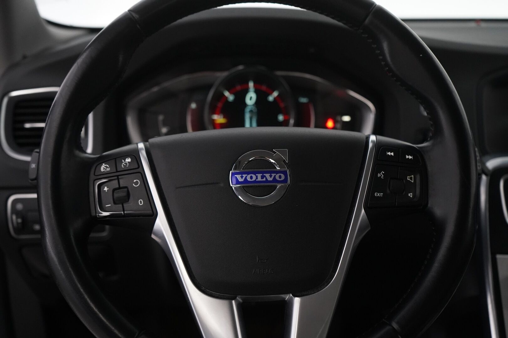 Volvo V60 2015 D4 Ocean Race Business aut *Acc / Webasto / Digimittari / Blis / Nahkasisusta / Voc / Nav / Bt* - Kahdet vanteet / Suomi-auto / Hyvät huollot