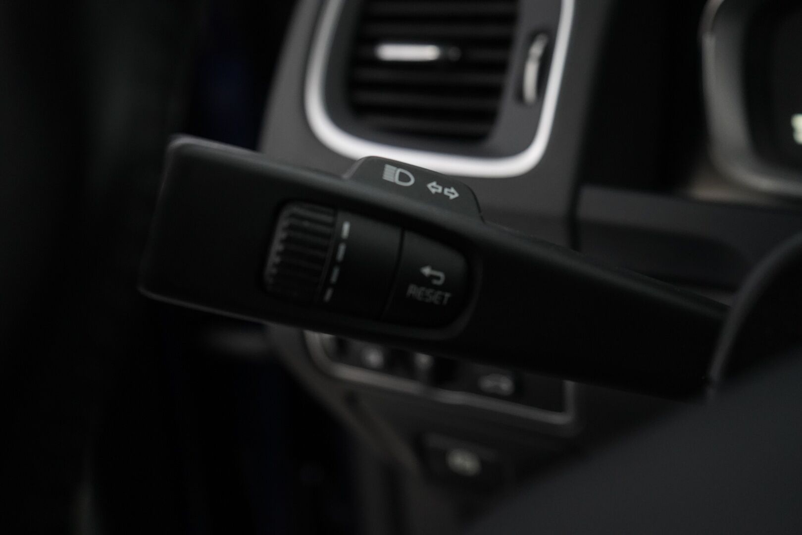 Volvo V60 2015 D4 Ocean Race Business aut *Acc / Webasto / Digimittari / Blis / Nahkasisusta / Voc / Nav / Bt* - Kahdet vanteet / Suomi-auto / Hyvät huollot