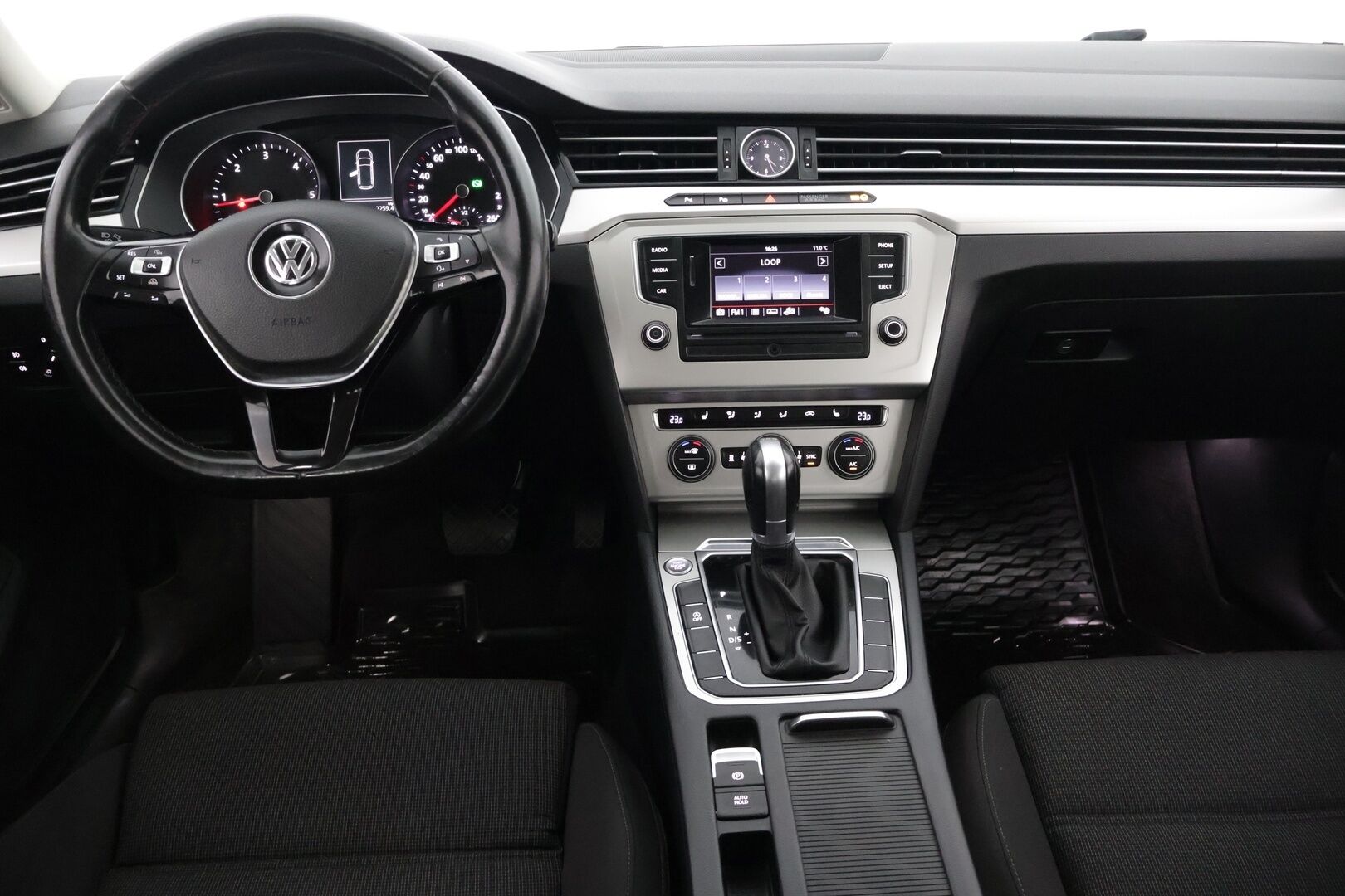Volkswagen Passat 2015 Variant Comfortline 1,6 TDI 88 kW (120 hv) BlueMotion Technology  * YritysOutlet - Myydään vain yrityksille / Webasto * - YritysOutlet - Myydään vain yrityksille / Vetokoukku / Sähkökontti / Katsastus 02/2027