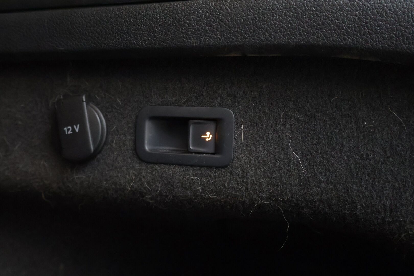 Volkswagen Passat 2015 Variant Comfortline 1,6 TDI 88 kW (120 hv) BlueMotion Technology  * YritysOutlet - Myydään vain yrityksille / Webasto * - YritysOutlet - Myydään vain yrityksille / Vetokoukku / Sähkökontti / Katsastus 02/2027