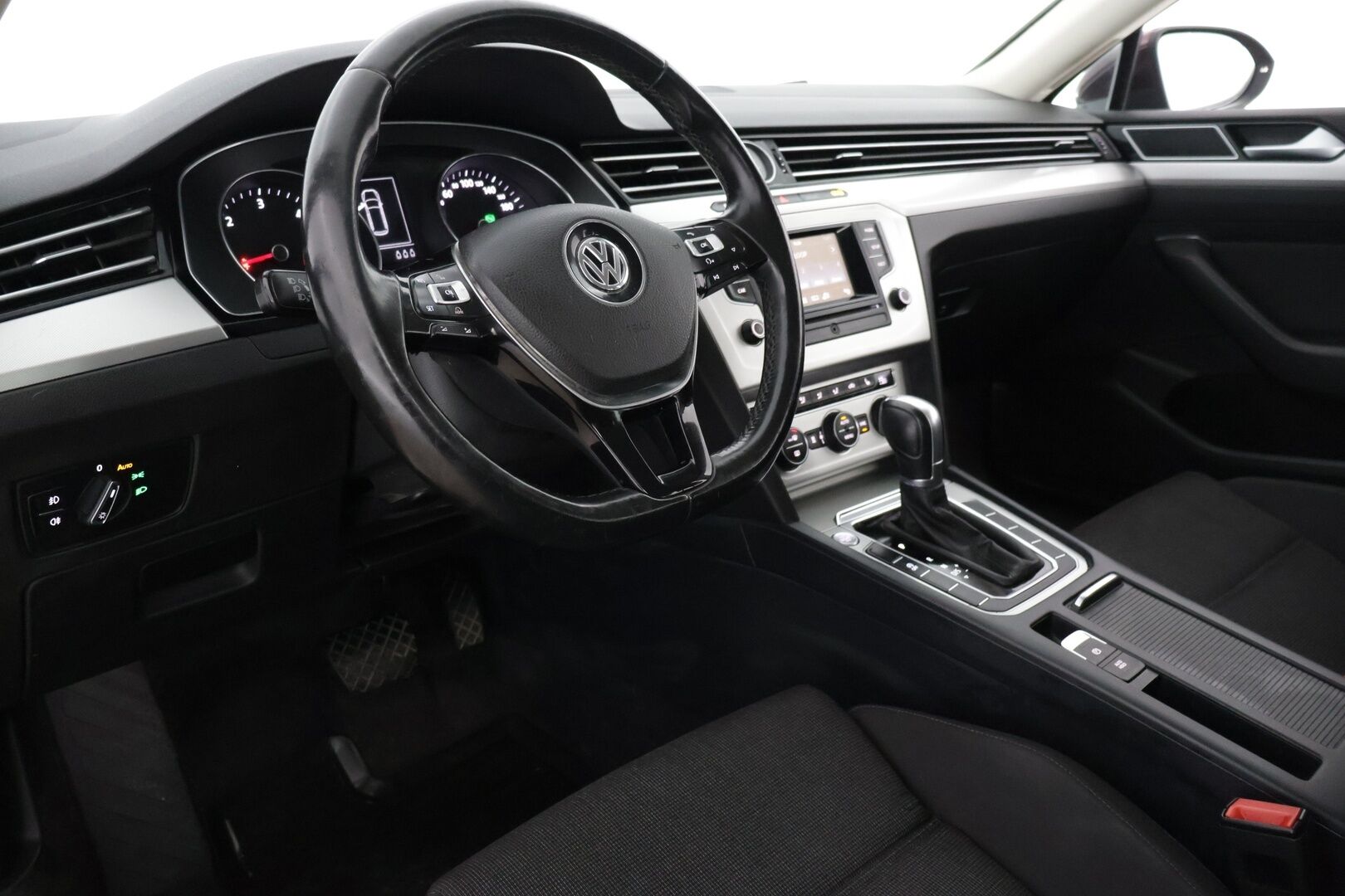 Volkswagen Passat 2015 Variant Comfortline 1,6 TDI 88 kW (120 hv) BlueMotion Technology  * YritysOutlet - Myydään vain yrityksille / Webasto * - YritysOutlet - Myydään vain yrityksille / Vetokoukku / Sähkökontti / Katsastus 02/2027