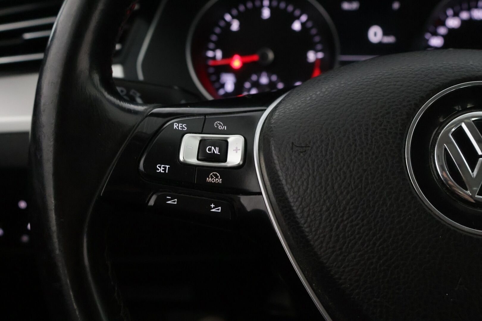 Volkswagen Passat 2015 Variant Comfortline 1,6 TDI 88 kW (120 hv) BlueMotion Technology  * YritysOutlet - Myydään vain yrityksille / Webasto * - YritysOutlet - Myydään vain yrityksille / Vetokoukku / Sähkökontti / Katsastus 02/2027