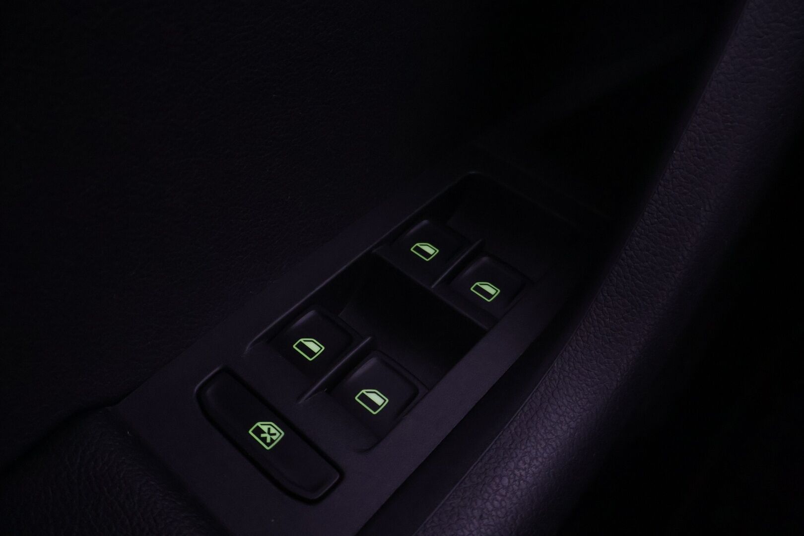 Skoda Octavia 2015 Combi 1,4 TSI Elegance DSG Autom. * Suomi-auto / Vakkari / Sähkökontti / Kessy * - * JUURI KATSASTETTU / 2x Renkaat & Vanteet / Hyvä huoltohistoria * - HULLUT AVAJAISHULINAT KORKOTARJOUS 3,29 %