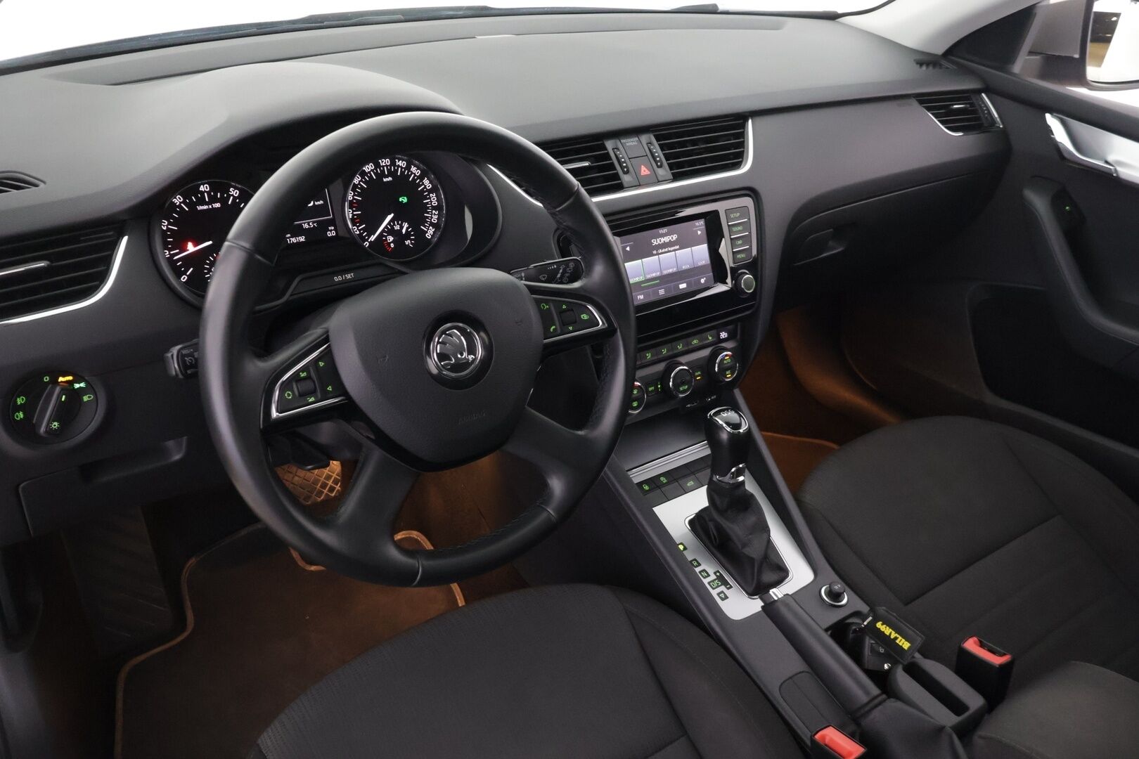 Skoda Octavia 2015 Combi 1,4 TSI Elegance DSG Autom. * Suomi-auto / Vakkari / Sähkökontti / Kessy * - * JUURI KATSASTETTU / 2x Renkaat & Vanteet / Hyvä huoltohistoria * - HULLUT AVAJAISHULINAT KORKOTARJOUS 3,29 %