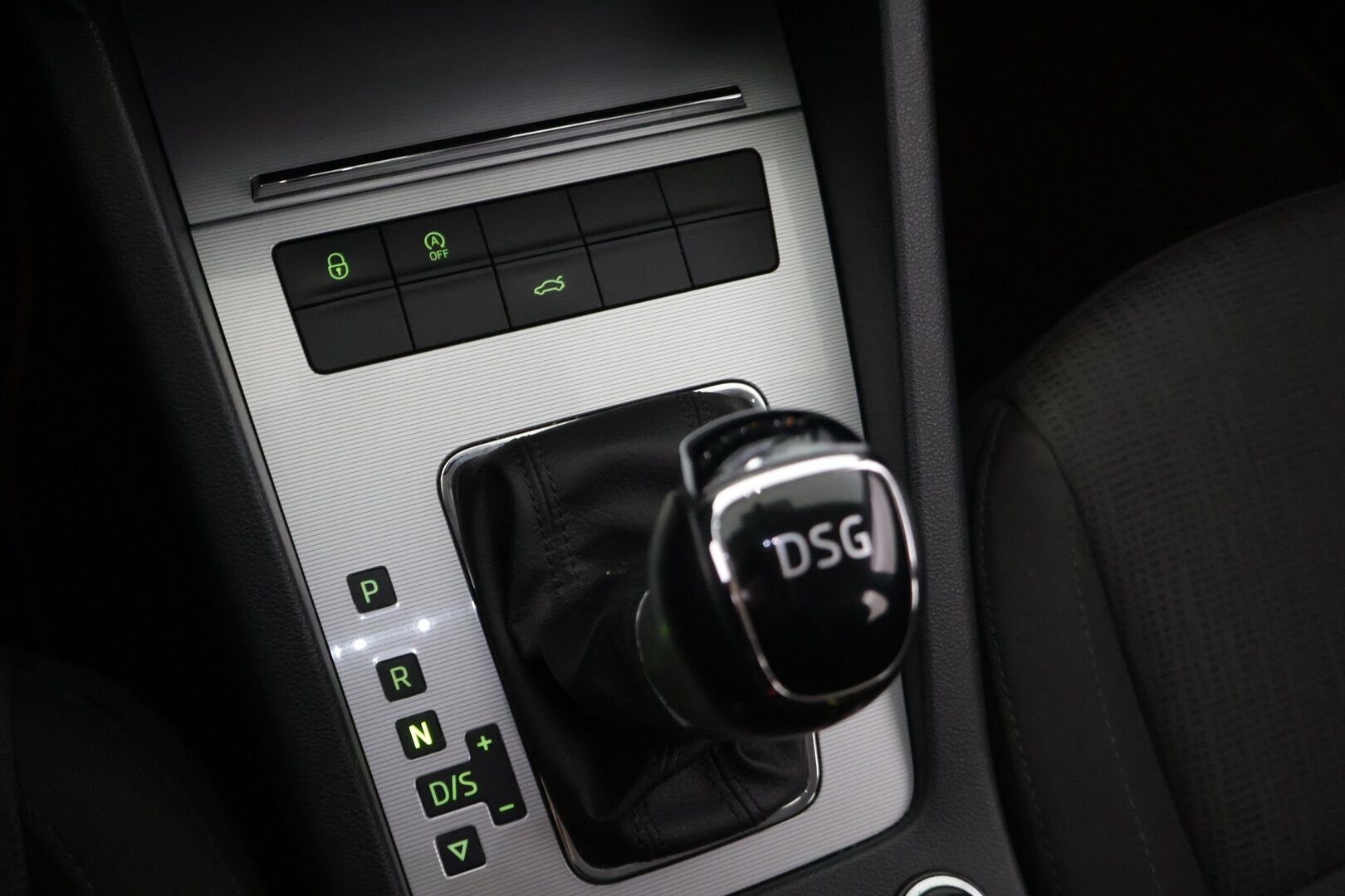 Skoda Octavia 2015 Combi 1,4 TSI Elegance DSG Autom. * Suomi-auto / Vakkari / Sähkökontti / Kessy * - * JUURI KATSASTETTU / 2x Renkaat & Vanteet / Hyvä huoltohistoria * - HULLUT AVAJAISHULINAT KORKOTARJOUS 3,29 %