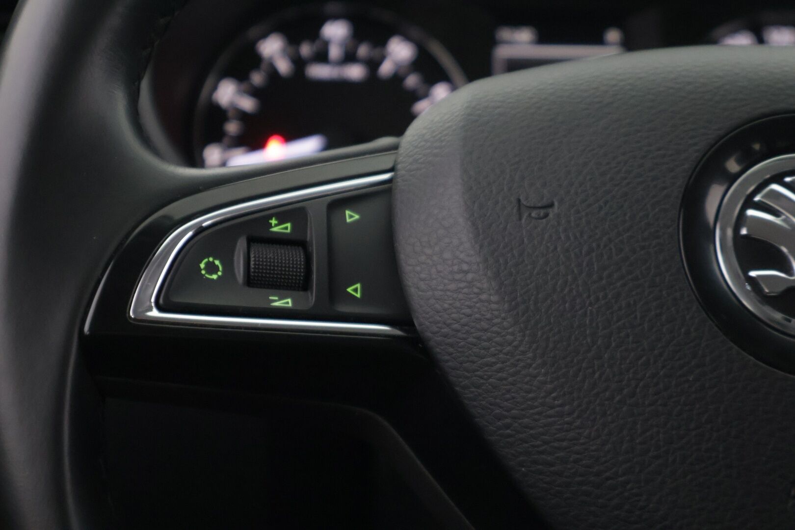 Skoda Octavia 2015 Combi 1,4 TSI Elegance DSG Autom. * Suomi-auto / Vakkari / Sähkökontti / Kessy * - * JUURI KATSASTETTU / 2x Renkaat & Vanteet / Hyvä huoltohistoria * - HULLUT AVAJAISHULINAT KORKOTARJOUS 3,29 %