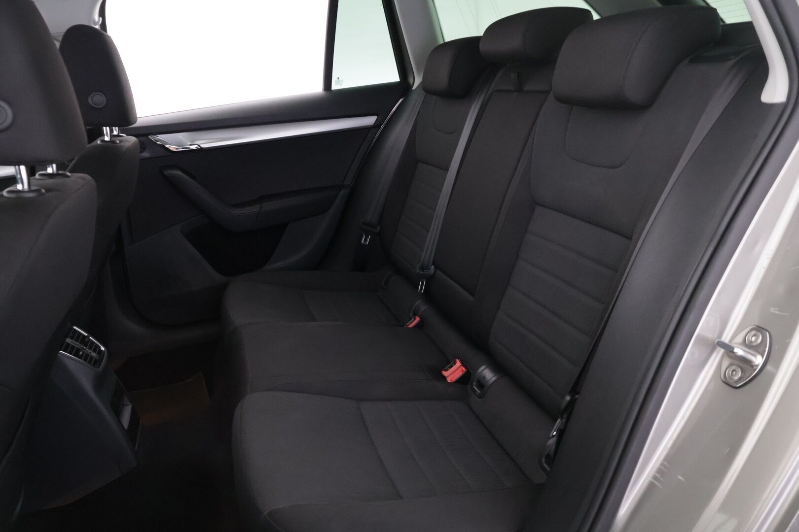 Skoda Octavia 2015 Combi 1,4 TSI Elegance DSG Autom. * Sähk.kontti / JUURI KATSASTETTU! *