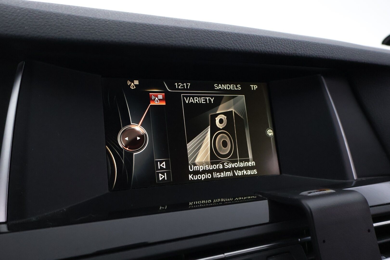 BMW 520 2015 F10 Sedan 520d A Business - Suomiauto | Lohko | KeylessGo | Vakkari | Kahdet renkaat 