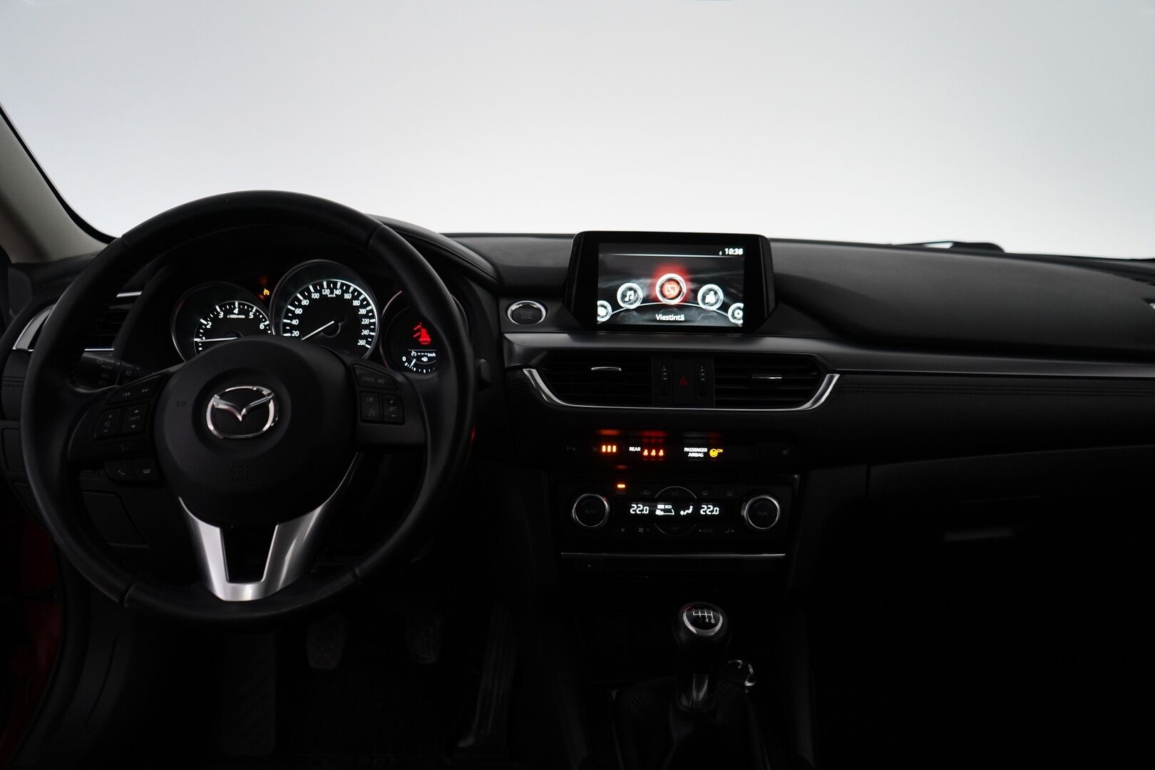 Mazda 6 2015 Sport Wagon 2,0 (145) SKYACTIV-G Premium Plus * Vakkari / Lohko / Tutkat / Penkinlämmittimet / Bluetooth * - Suomi-auto / Merkkihuollettu / Juuri katsastettu / Kahdet OEM vanteet