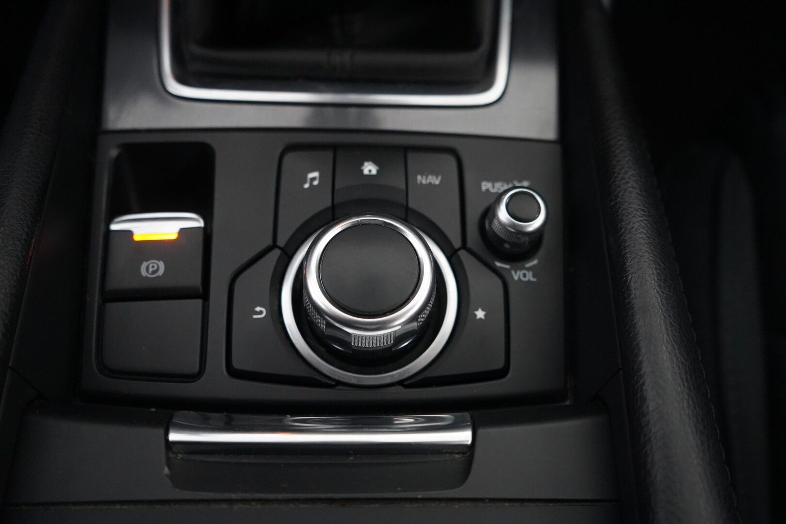 Mazda 6 2015 Sport Wagon 2,0 (145) SKYACTIV-G Premium Plus * Vakkari / Lohko / Tutkat / Penkinlämmittimet / Bluetooth * - Suomi-auto / Merkkihuollettu / Juuri katsastettu / Kahdet OEM vanteet