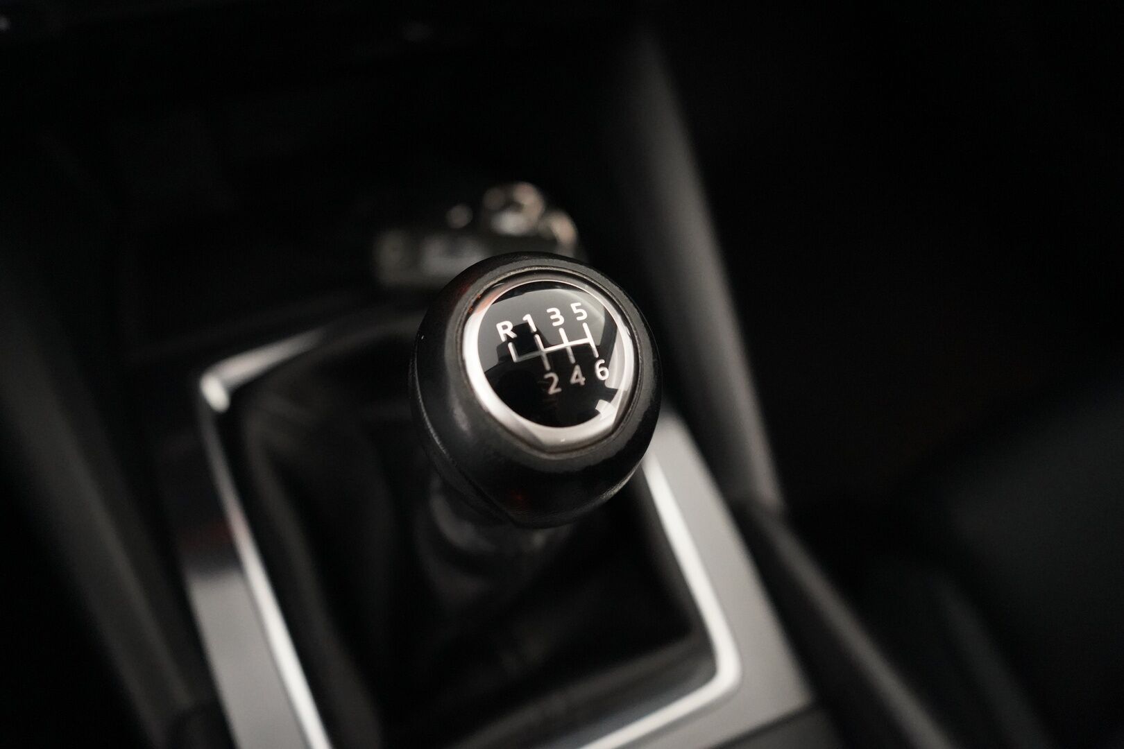 Mazda 6 2015 Sport Wagon 2,0 (145) SKYACTIV-G Premium Plus * Vakkari / Lohko / Tutkat / Penkinlämmittimet / Bluetooth * - Suomi-auto / Merkkihuollettu / Juuri katsastettu / Kahdet OEM vanteet