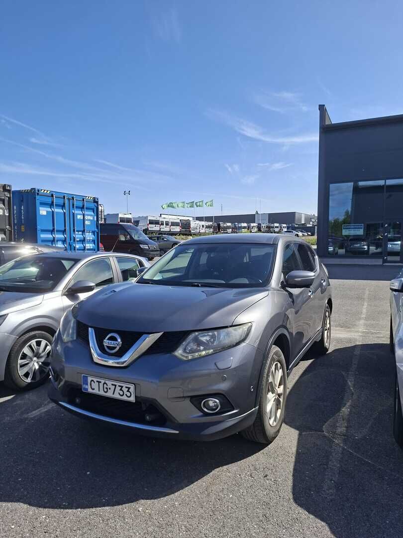 Nissan X-Trail 2015 dCi 130 Acenta 2WD 6 MT Vision Pack - Kahdet renkaat aluvantein | Suomi-auto | Koukku | Vakkari | 360 Kamera | Bluethoot | Blis | Lohko+sisähaara | 