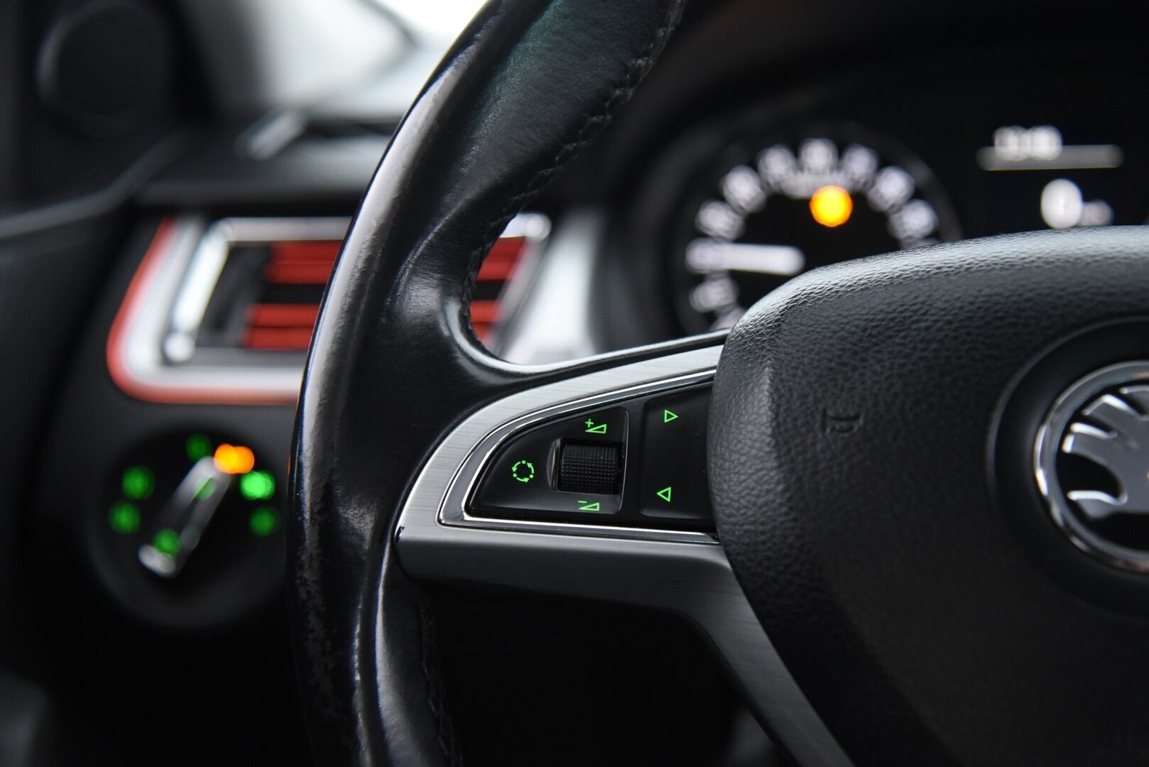 Skoda Rapid 2015 Spaceback 1,6 TDI 105 Elegance / Myydään huutokaupat.comissa! / - / Myydään huutokaupat.comissa! /