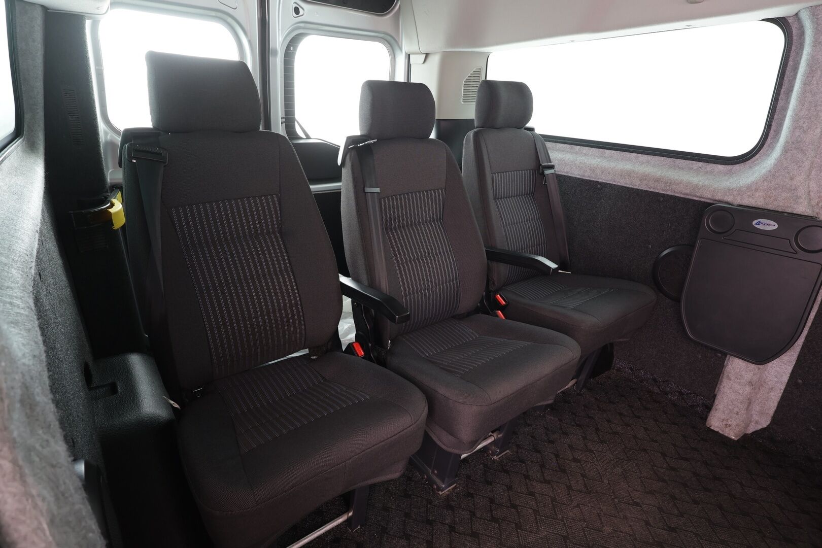 Ford TOURNEO CUSTOM 2014 310 2,2TDCi 125 hv Trend M6 Kombi M1 L2H2 FWD 9-P - * Webasto | Bluetooth | Vakkari | Ilmastointi | Lectican sisusta | Merkkihuollot | Kahdet renkaat *