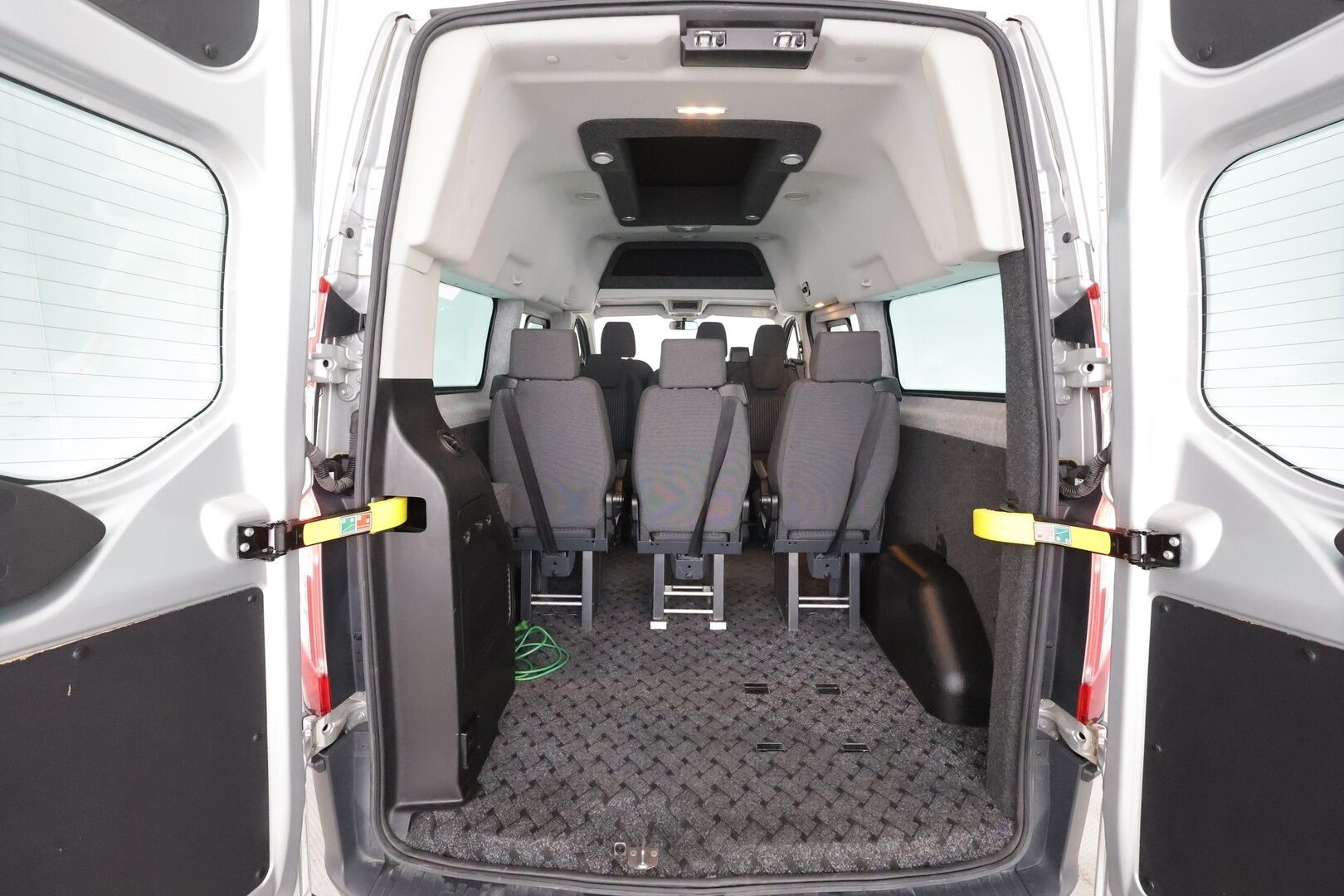 Ford TOURNEO CUSTOM 2014 310 2,2TDCi 125 hv Trend M6 Kombi M1 L2H2 FWD 9-P - * Webasto | Bluetooth | Vakkari | Ilmastointi | Lectican sisusta | Merkkihuollot | Kahdet renkaat *
