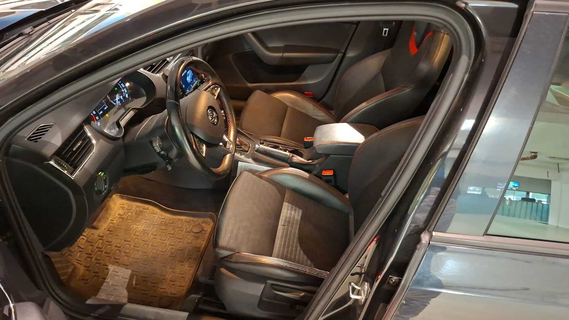 Skoda Octavia 2015 Combi 2,0 TDI RS DSG Autom. **Adapt. Vakkari / Canton / Webasto / Tutkat takana** - Adapti. vakkari / Webasto / Canton hifit