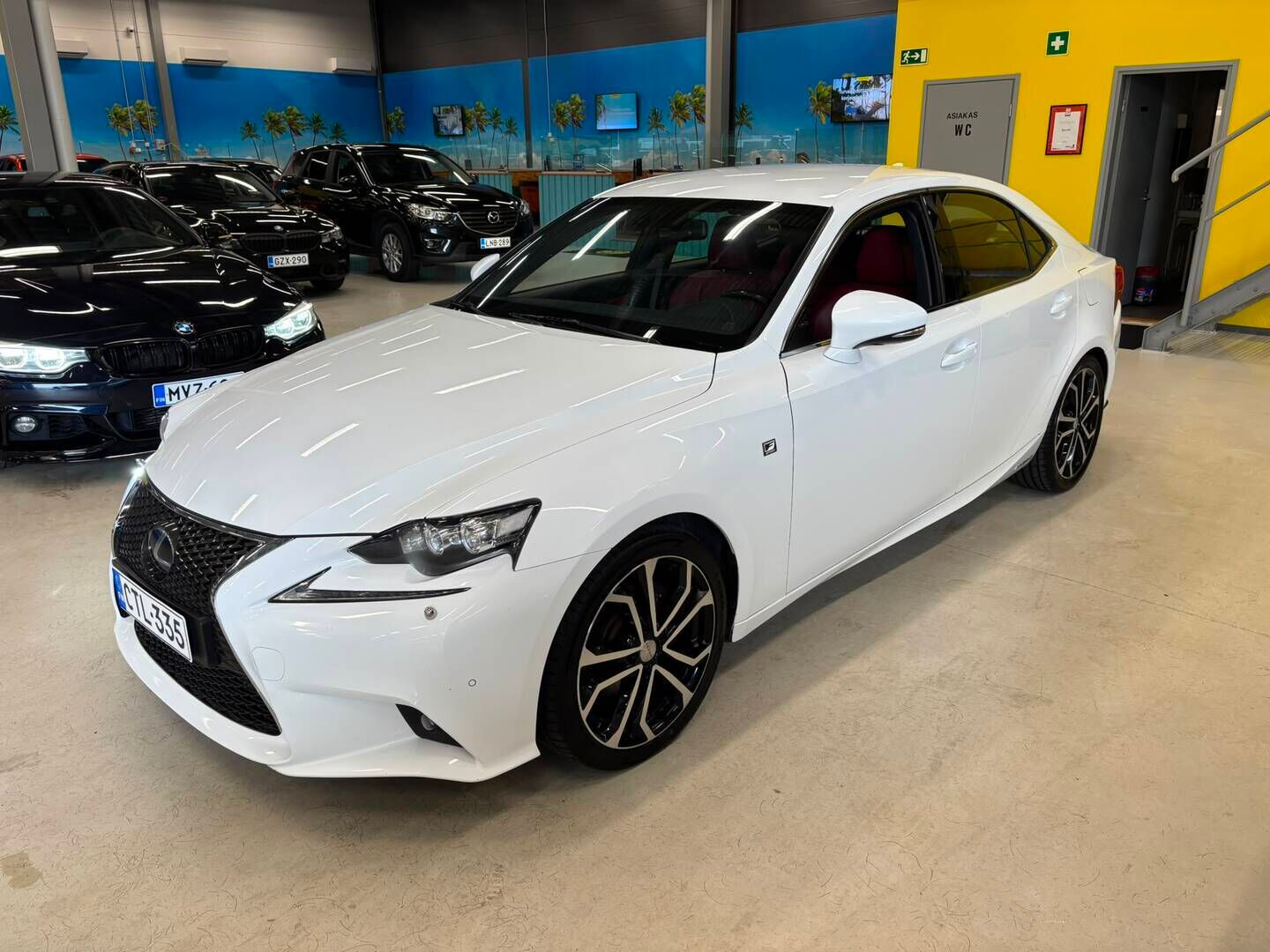 Lexus IS 2015 300h F Sport - Mark levinson | Ratinlämmitin | Ilmastoidut Nahkapenkit  | Vakkari | Lohko | Suomi-auto | 2x Renkaat&vanteet!
