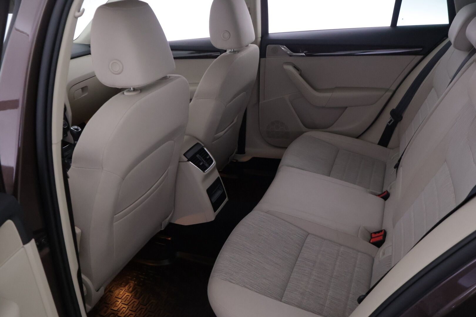 Skoda Octavia 2015 Combi 1,4 TSI Elegance - 2.om Suomi-auto | Kessy | Vakkari | Bluetooth | S.kontti | Koukku | 2x renkaat