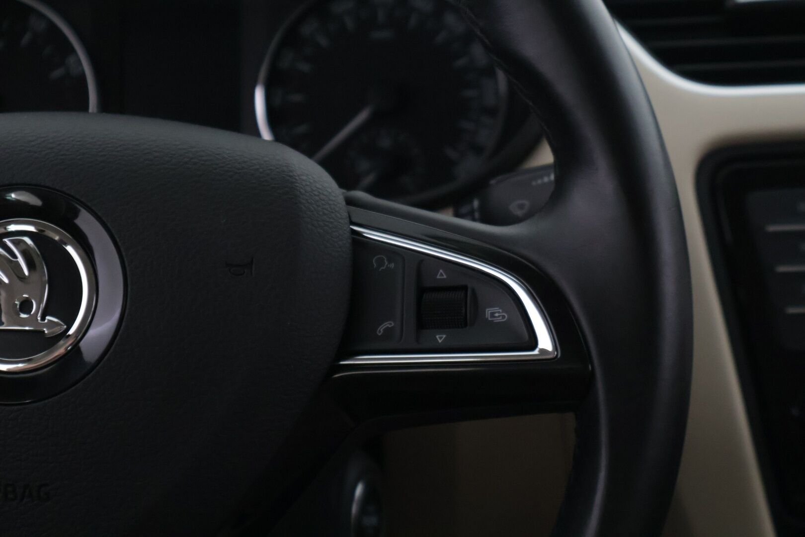Skoda Octavia 2015 Combi 1,4 TSI Elegance - 2.om Suomi-auto | Kessy | Vakkari | Bluetooth | S.kontti | Koukku | 2x renkaat