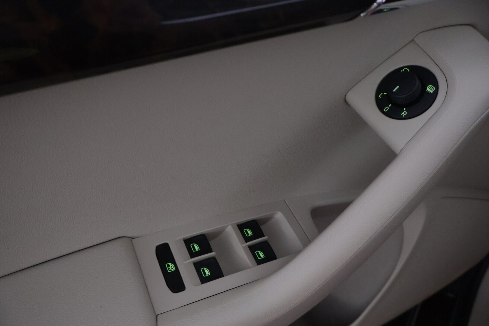 Skoda Octavia 2015 Combi 1,4 TSI Elegance - 2.om Suomi-auto | Kessy | Vakkari | Bluetooth | S.kontti | Koukku | 2x renkaat