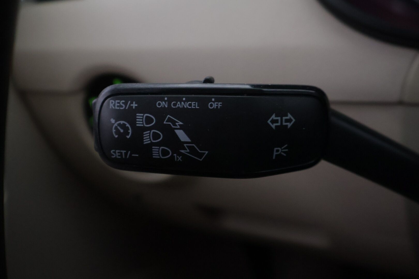Skoda Octavia 2015 Combi 1,4 TSI Elegance - 2.om Suomi-auto | Kessy | Vakkari | Bluetooth | S.kontti | Koukku | 2x renkaat