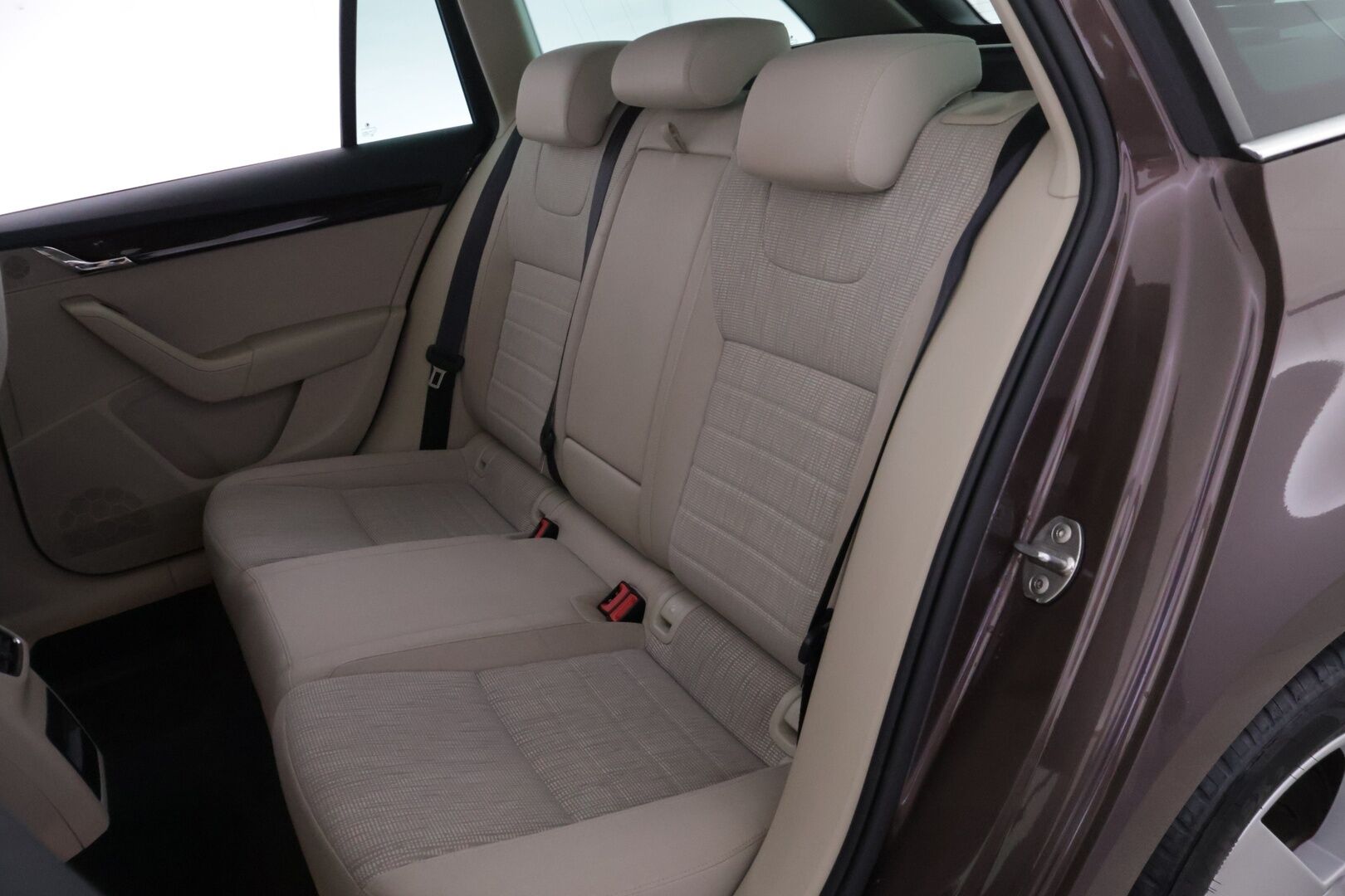 Skoda Octavia 2015 Combi 1,4 TSI Elegance - 2.om Suomi-auto | Kessy | Vakkari | Bluetooth | S.kontti | Koukku | 2x renkaat