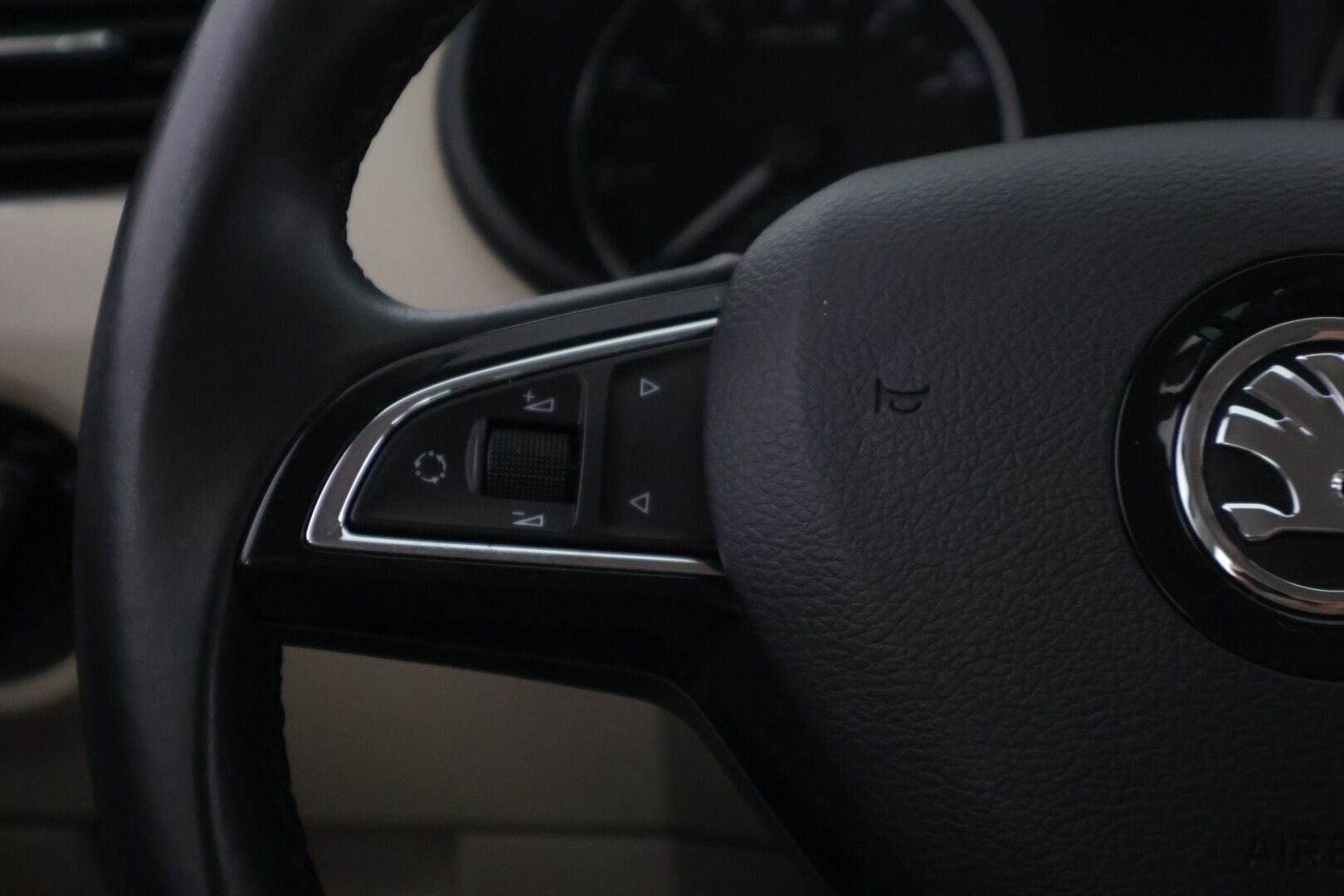 Skoda Octavia 2015 Combi 1,4 TSI Elegance - 2.om Suomi-auto | Kessy | Vakkari | Bluetooth | S.kontti | Koukku | 2x renkaat