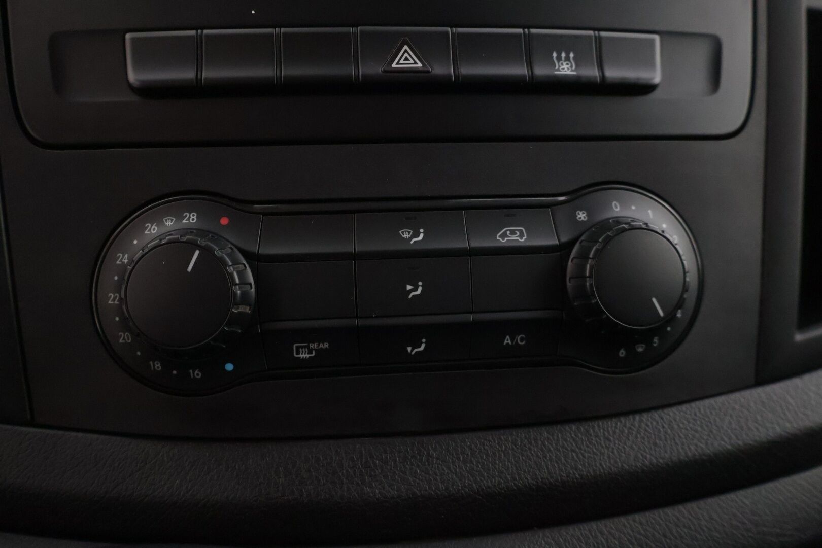 Mercedes-Benz Vito 2015 109CDI-3,05/32K keskipitkä A2 ONE - * Juuri tullut Alvillinen paku! * - HULLUT VÄLIPÄIVÄT KORKOTARJOUS 2,49%