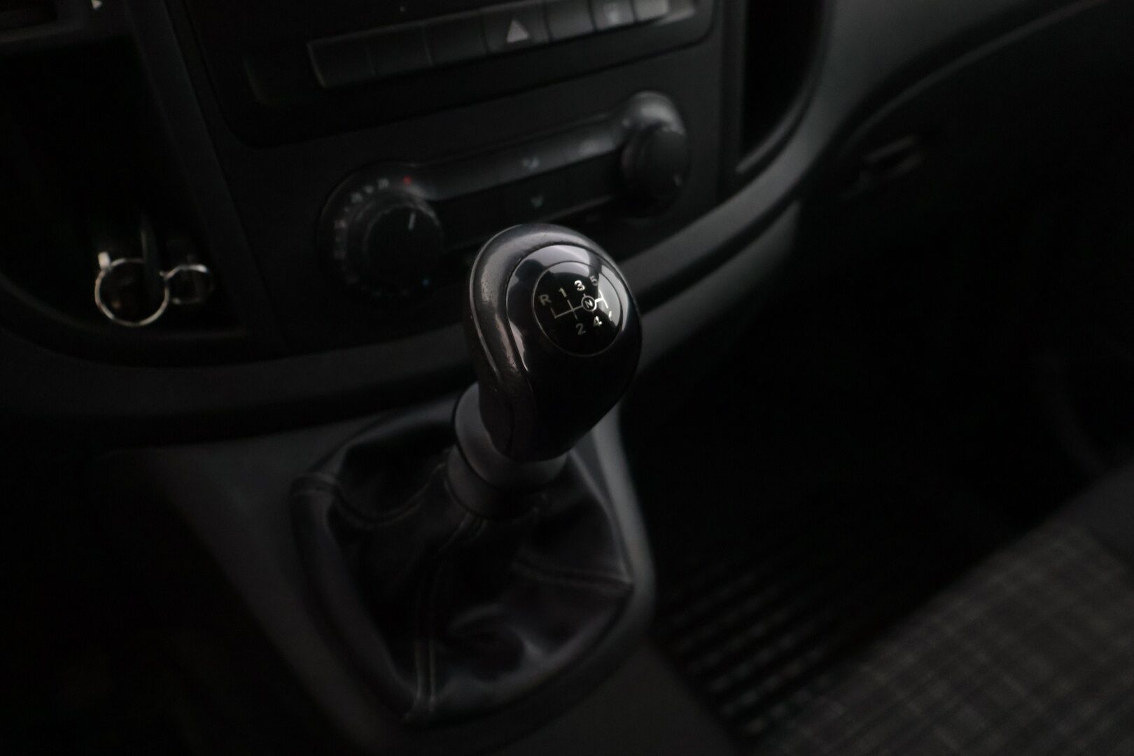 Mercedes-Benz Vito 2015 109CDI-3,05/32K keskipitkä A2 ONE - * Juuri tullut Alvillinen paku! * - HULLUT VÄLIPÄIVÄT KORKOTARJOUS 2,49%