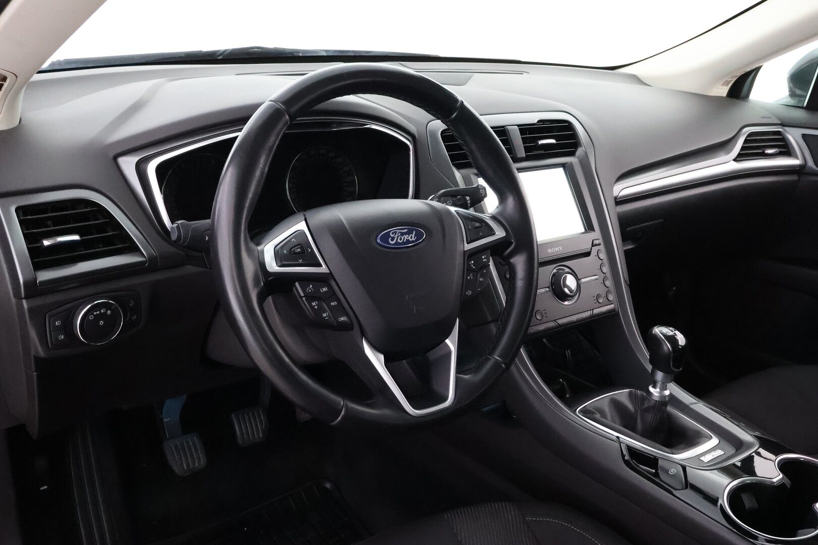 Ford Mondeo 2015 1,6 TDCi 115hv ECOnetic M6 Titanium Business 5D * Suomiauto / Peruutuskamera / Koukku / Sony Premium Sound / Dynamic LED - Lohko & Sisäpistoke / Facelift / Jakopää tehty! - Osta nyt, maksa vasta ensi vuonna