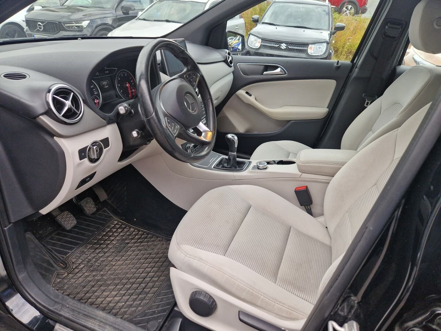Mercedes-Benz B 2015 180 Premium Business *Vaalea sisusta / Vakkari / P.kamera / Lohko + sisä* - *Vaalea sisusta / Vakkari / P.kamera / Lohko + sisä*