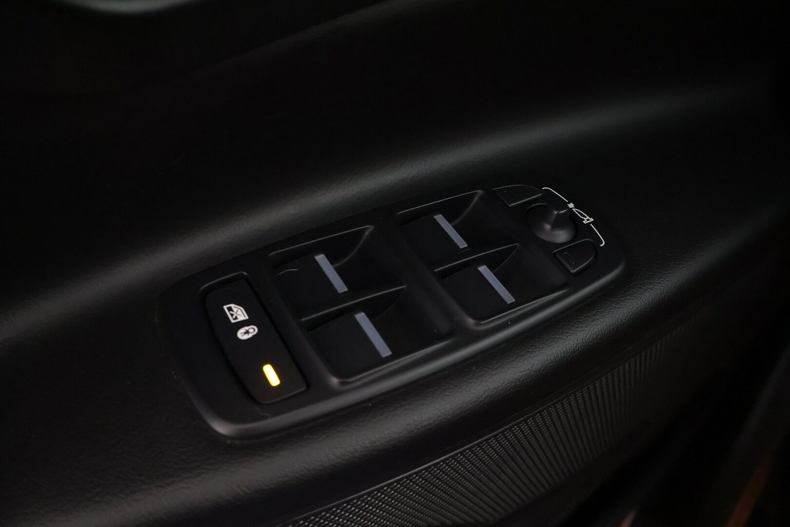 Jaguar XE 2015 20d R-Sport Aut *Webasto / Adapt. vakkari / Meridian / Punaset Nahat / Ohjauspyörän lämmitys / - *Webasto / Adapt. vakkari / Meridian / Punaset Nahat / Ohjauspyörän lämmitys / 