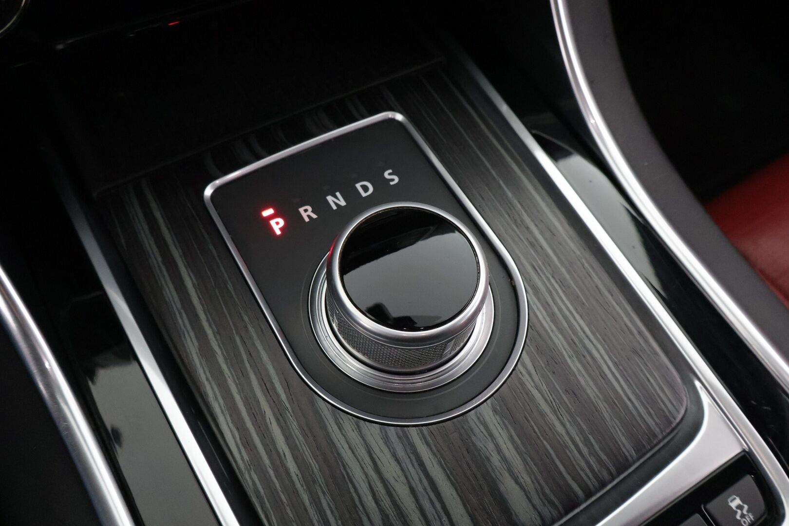 Jaguar XE 2016 20d R-Sport Aut *Webasto / Adapt. vakkari / Meridian / Punaset Nahat / Ohjauspyörän lämmitys /** Huutokaupat.com - Myydään Huutokaupat.com - *Webasto / Adapt. vakkari / Meridian / Punaset Nahat / Ohjauspyörän lämmitys / 