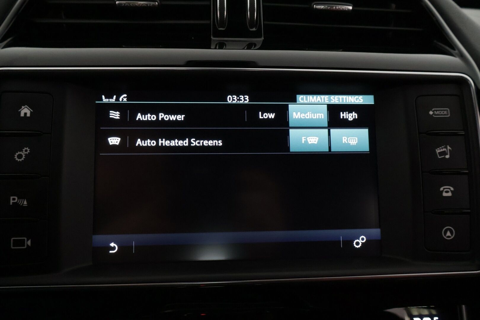 Jaguar XE 2015 20d R-Sport Aut *Webasto / Adapt. vakkari / Meridian / Punaset Nahat / Ohjauspyörän lämmitys / - *Webasto / Adapt. vakkari / Meridian / Punaset Nahat / Ohjauspyörän lämmitys / 