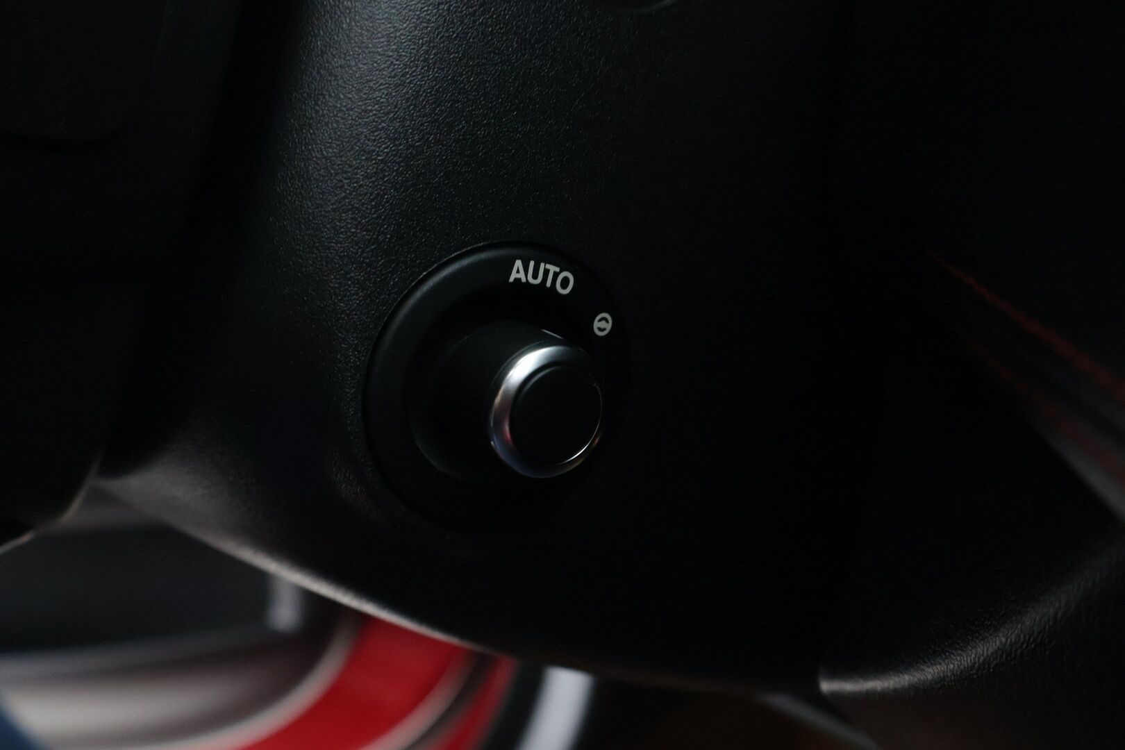 Jaguar XE 2015 20d R-Sport Aut *Webasto / Adapt. vakkari / Meridian / Punaset Nahat / Ohjauspyörän lämmitys / - *Webasto / Adapt. vakkari / Meridian / Punaset Nahat / Ohjauspyörän lämmitys / 