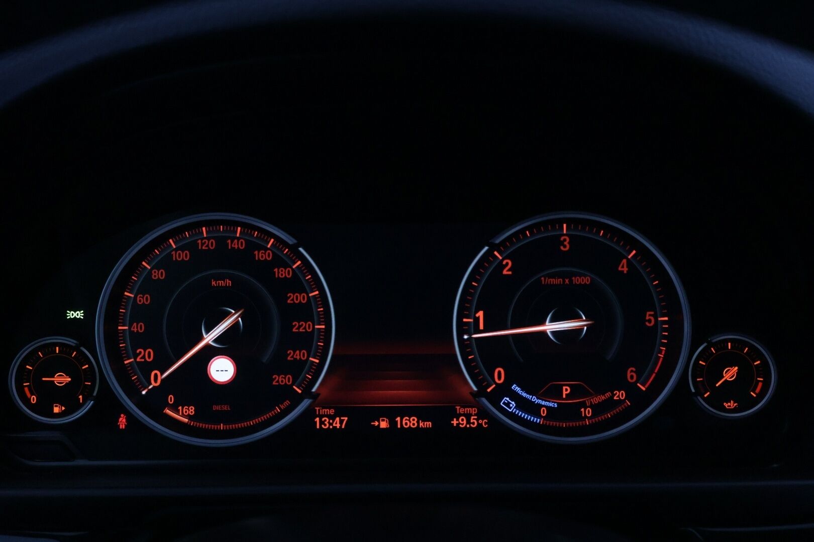 BMW 520 2015 F10 Sedan 520d A Business *ACC / Navi / Vaaleat comfortnahat / HUD / S.ratti / S.penkit / Navi / P.kamera* - Upeasti varusteltu Suomi-auto / Ei Adblueta / Michelin renkain! - HULLU BLACKWEEK KORKOTARJOUS 2,49%