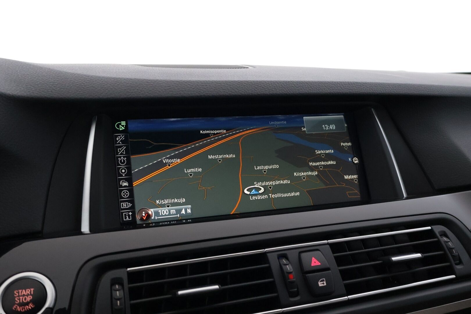 BMW 520 2015 F10 Sedan 520d A Business *ACC / Navi / Vaaleat comfortnahat / HUD / S.ratti / S.penkit / Navi / P.kamera* - Upeasti varusteltu Suomi-auto / Ei Adblueta / Michelin renkain! - HULLU BLACKWEEK KORKOTARJOUS 2,49%