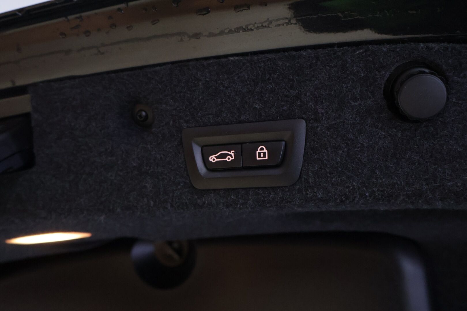 BMW 520 2015 F10 Sedan 520d A Business *ACC / Navi / Vaaleat comfortnahat / HUD / S.ratti / S.penkit / Navi / P.kamera* - Upeasti varusteltu Suomi-auto / Ei Adblueta / Michelin renkain! - HULLU BLACKWEEK KORKOTARJOUS 2,49%