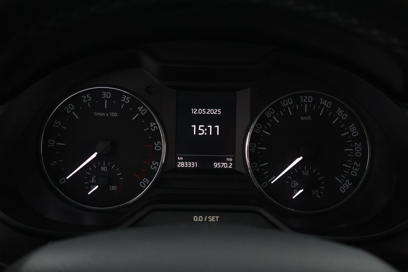 Skoda Octavia 2015 Combi 2,0 TDI 150 Elegance - Suomiauto / Webasto / Vakkari / KeylessGo / Vetokoukku / Xenon / Peruutustutkat / Hyvillä varusteilla!