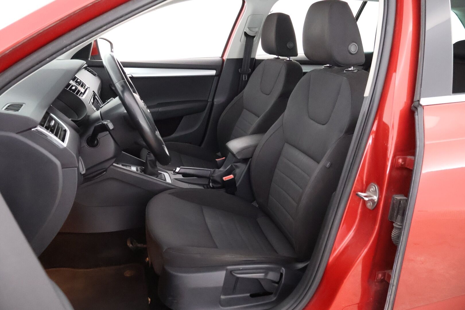 Skoda Octavia 2015 Combi 2,0 TDI 150 Elegance - Suomiauto / Webasto / Vakkari / KeylessGo / Vetokoukku / Xenon / Peruutustutkat / Hyvillä varusteilla!