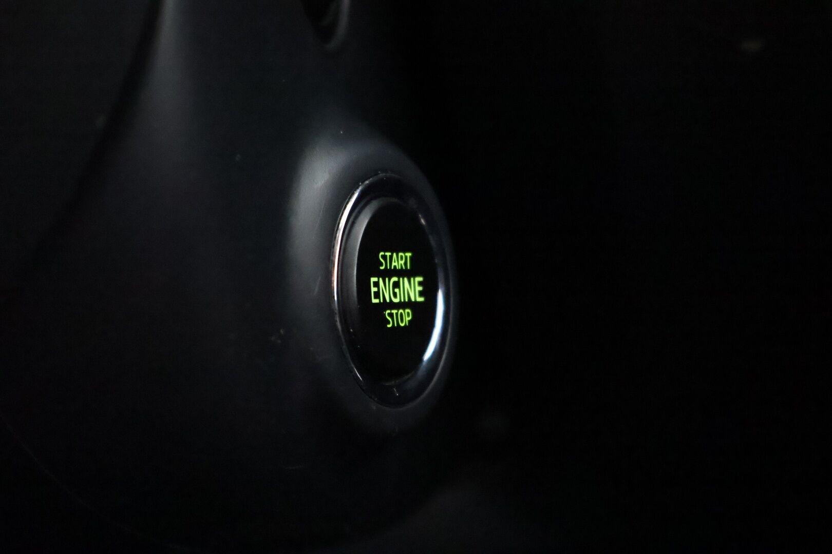 Skoda Octavia 2015 Combi 2,0 TDI 150 Elegance - Suomiauto / Webasto / Vakkari / KeylessGo / Vetokoukku / Xenon / Peruutustutkat / Hyvillä varusteilla!