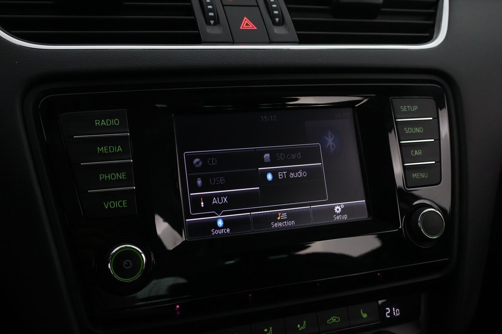 Skoda Octavia 2015 Combi 2,0 TDI 150 Elegance - Suomiauto / Webasto / Vakkari / KeylessGo / Vetokoukku / Xenon / Peruutustutkat / Hyvillä varusteilla!