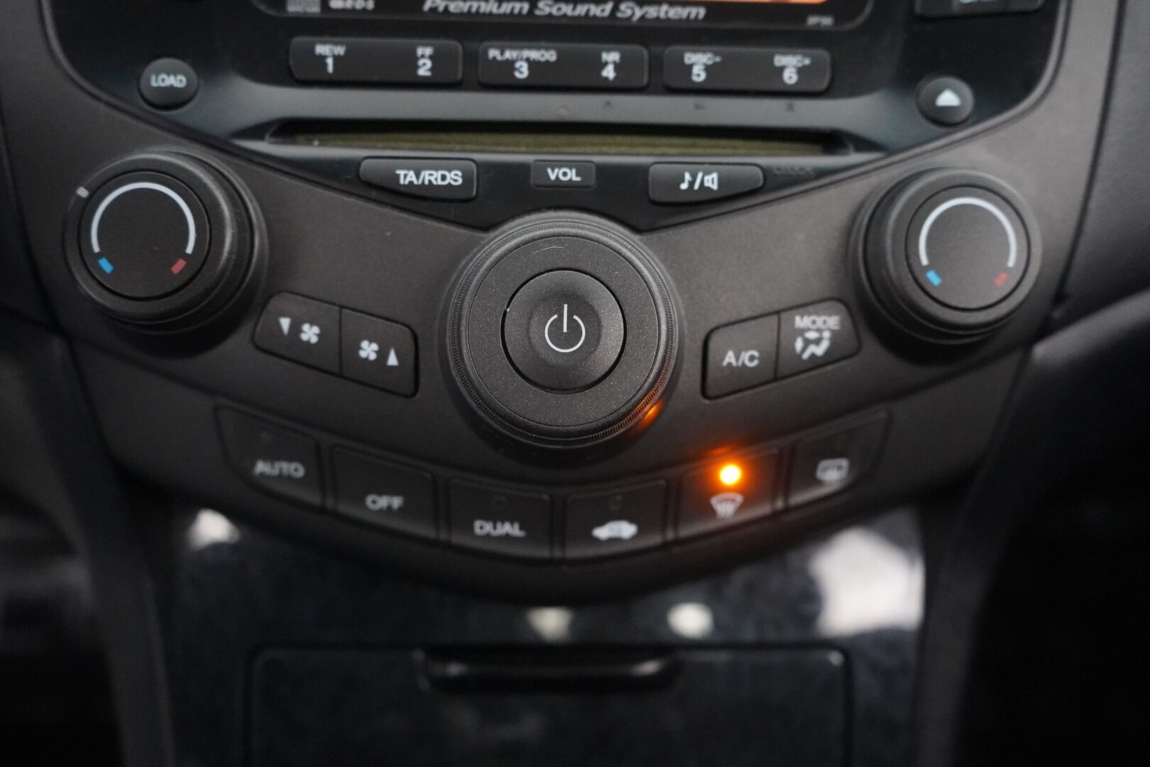 Honda Accord 2004 - YritysOutlet - Myydään vain yrityksille - Lasikatto / Lohko / Vakkari / Sähköpenkki